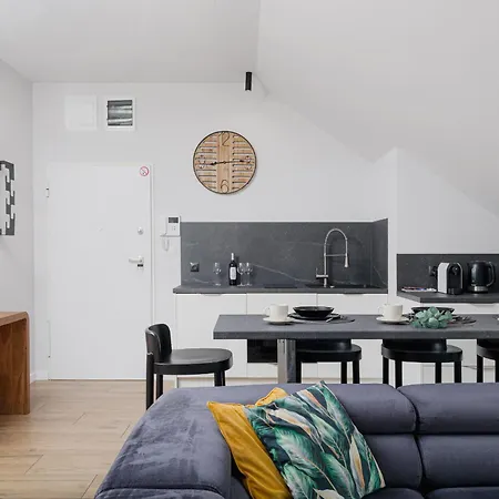 Prestige 12 公寓 *