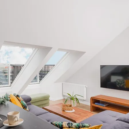 Prestige 12 公寓 *